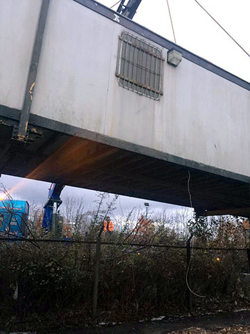 crane lifting portacabin