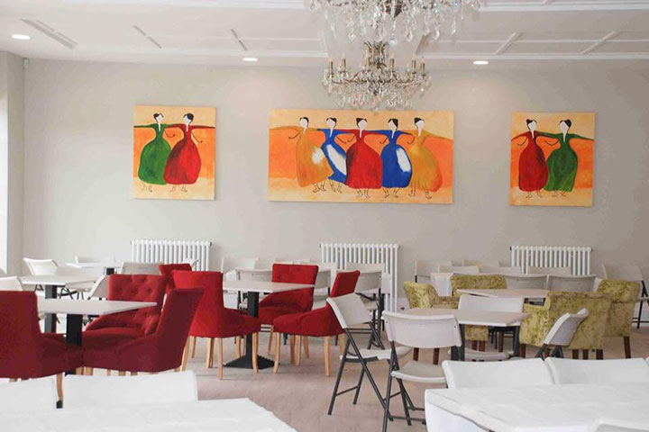 view of eating area with artwork on walls